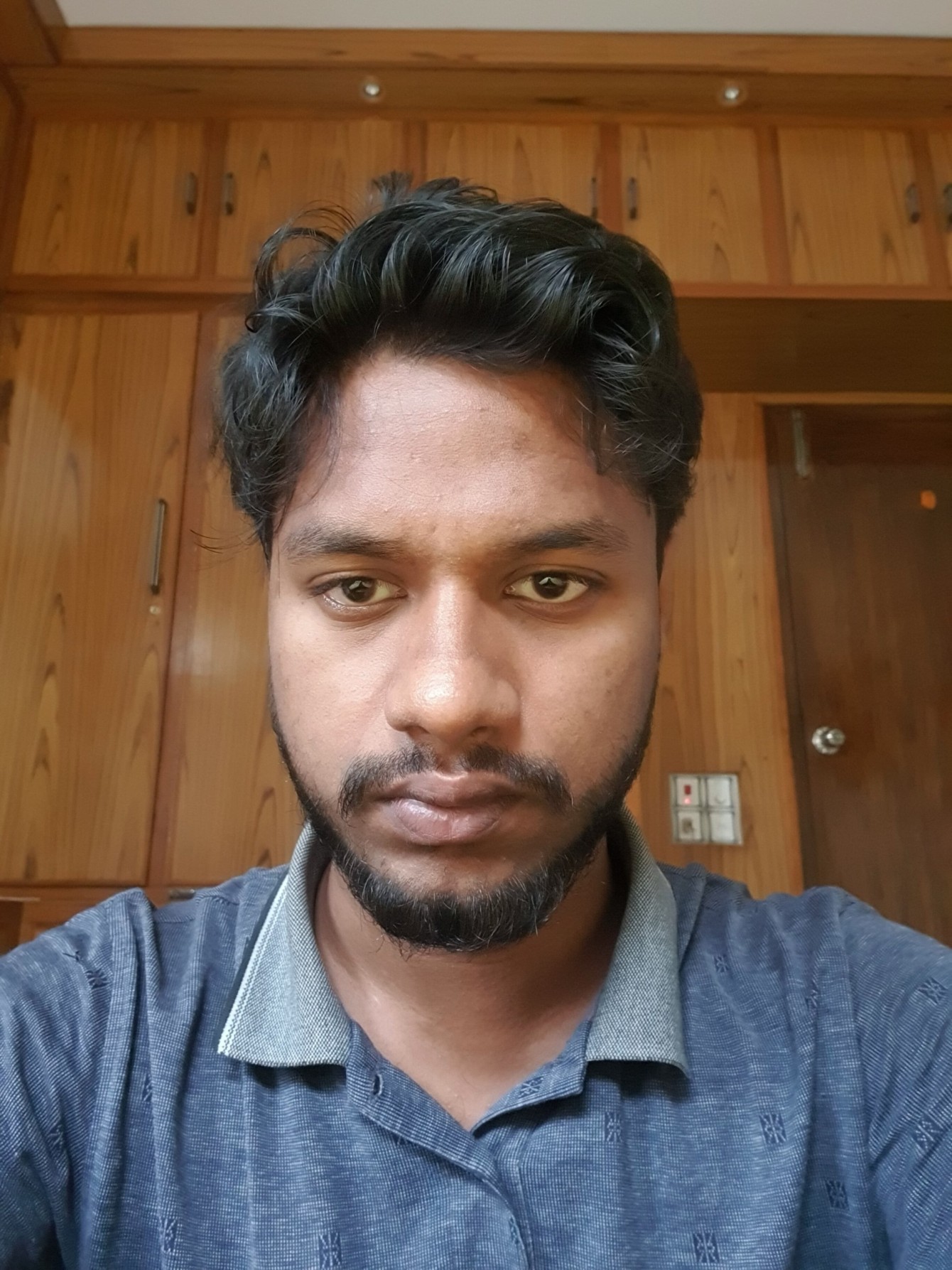 Eshak Sami